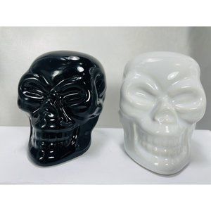 Boston International Salt & Pepper Set Black White Halloween Skull Gloss Ceramic